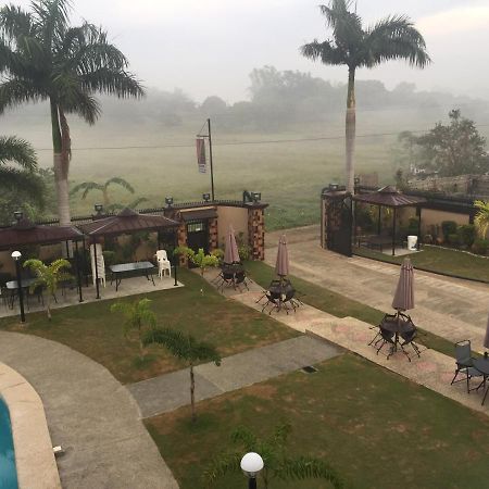 Villa Angelica Resort Alaminos Bagian luar foto