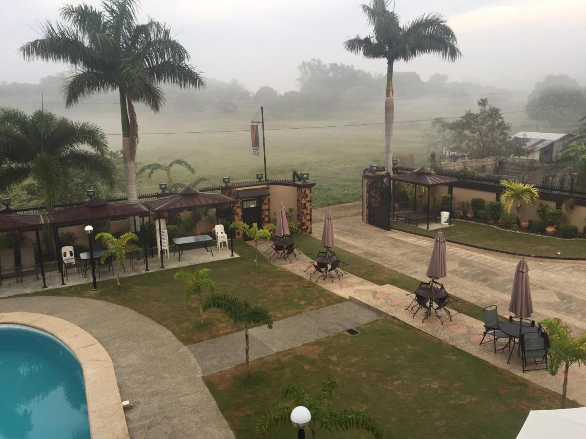 Villa Angelica Resort Alaminos Bagian luar foto