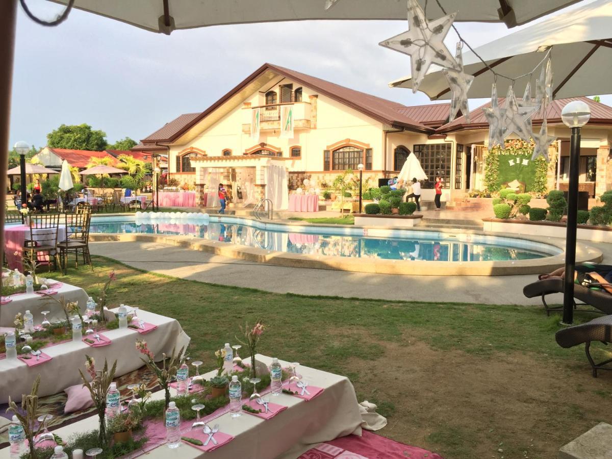 Villa Angelica Resort Alaminos Bagian luar foto